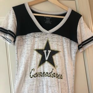 Vanderbilt Commodores trendy T-shirt!